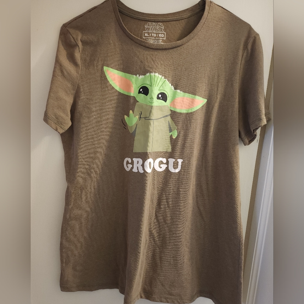 Star Wars Graphic T. Grogu. Size xl. Preloved.